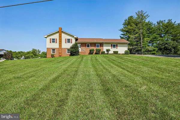 2 Acres of Land with Home for Lease in Nokesville, Virginia