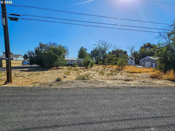 0.23 Acres of Commercial Land for Sale in Hermiston, Oregon