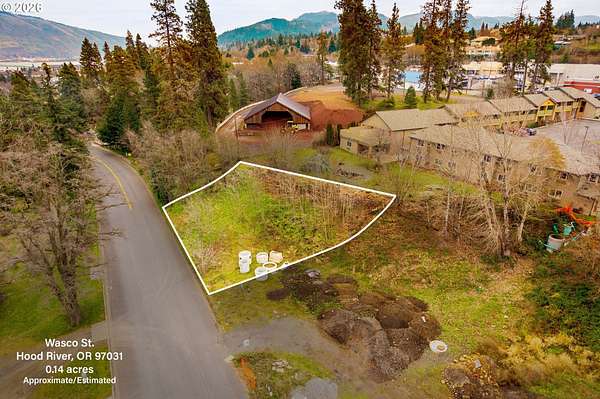 0.14 Acres of Commercial Land for Sale in Hood River, Oregon