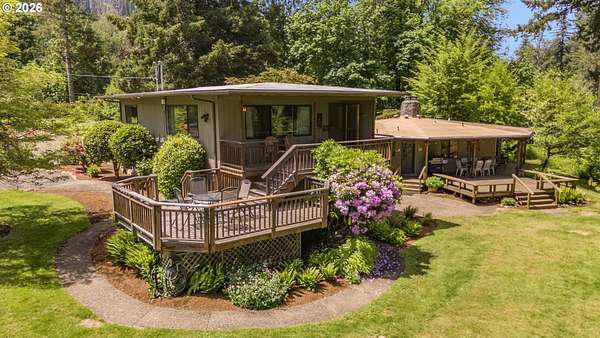 10.4 Acres of Improved Land for Sale in Vida, Oregon