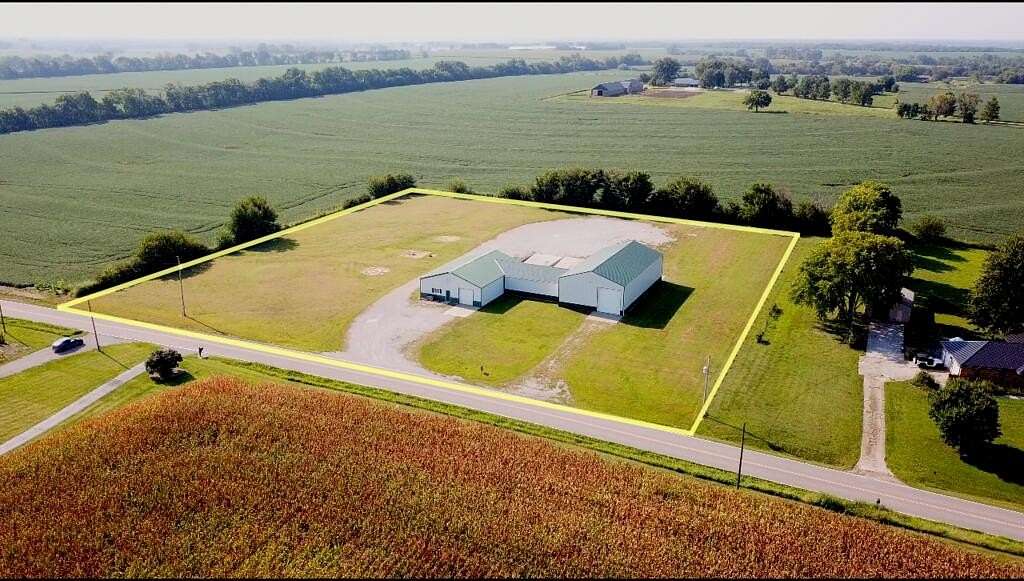 4 Acres of Improved Commercial Land for Sale in Marshall, Missouri