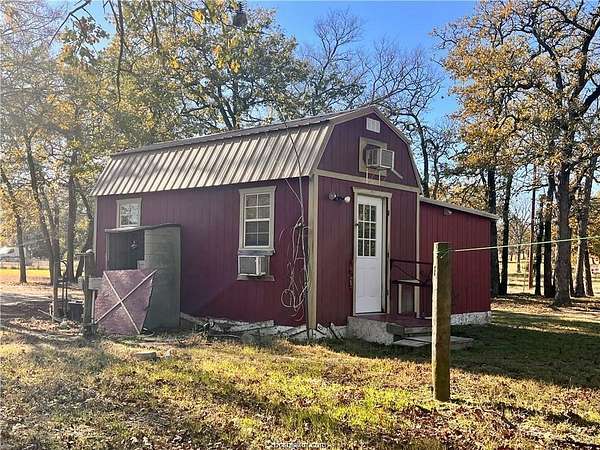 5.49 Acres of Residential Land for Sale in Jewett, Texas