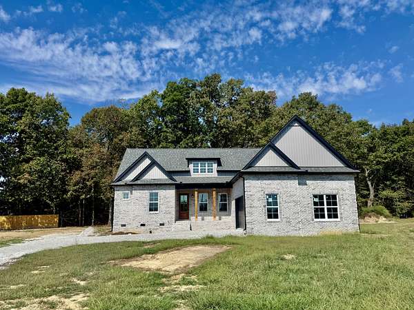 50 Acres of Land with Home for Sale in Tullahoma, Tennessee