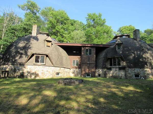 3.8 Acres of Land with Home for Sale in Johnstown, Pennsylvania