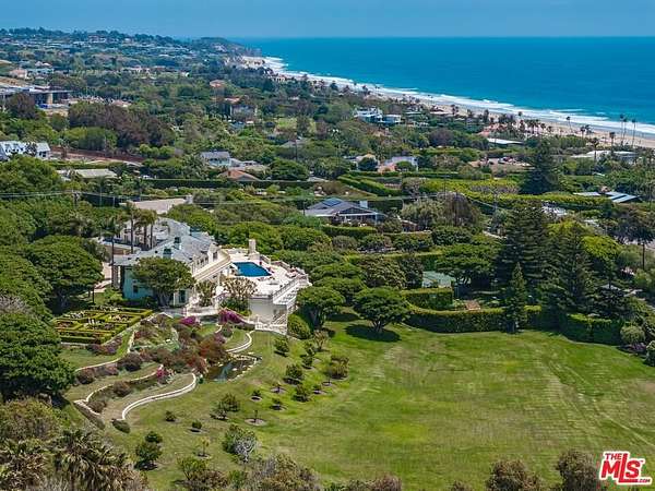 4.87 Acres of Land with Home for Sale in Malibu, California