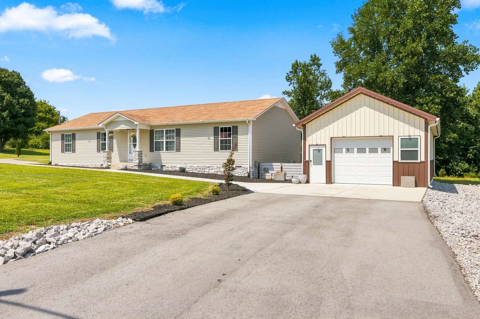 2.34 Acres of Land with Home for Sale in Hillsboro, Tennessee
