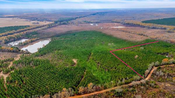 15 Acres of Recreational Land for Sale in De Kalb, Texas