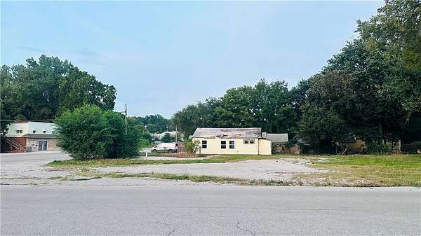 0.28 Acres of Commercial Land for Sale in Independence, Missouri
