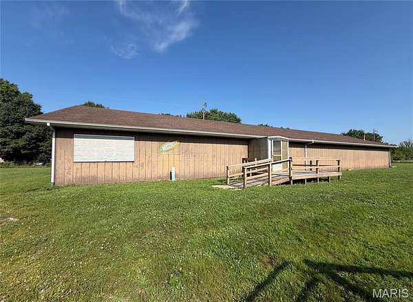 12.1 Acres of Commercial Land for Lease in Shobonier, Illinois