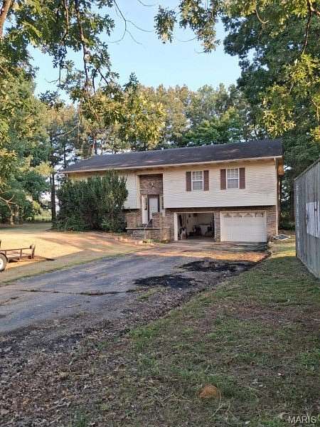 6 Acres of Land with Home for Sale in Doniphan, Missouri