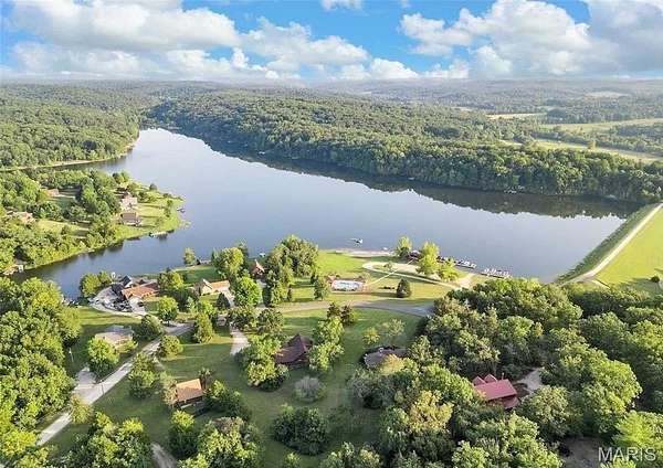 2.7 Acres of Residential Land for Sale in Bourbon, Missouri