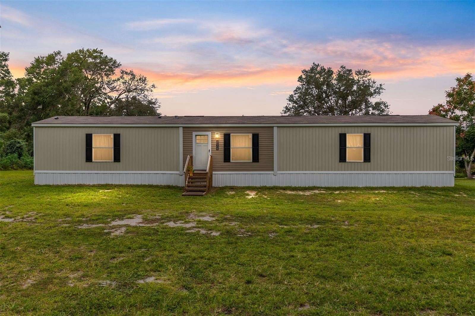 2 Acres of Land with Home for Sale in Fort McCoy, Florida