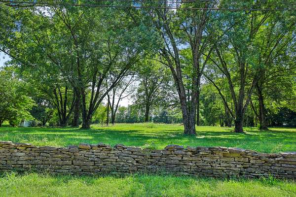 1 Acre of Residential Land for Sale in Lebanon, Tennessee