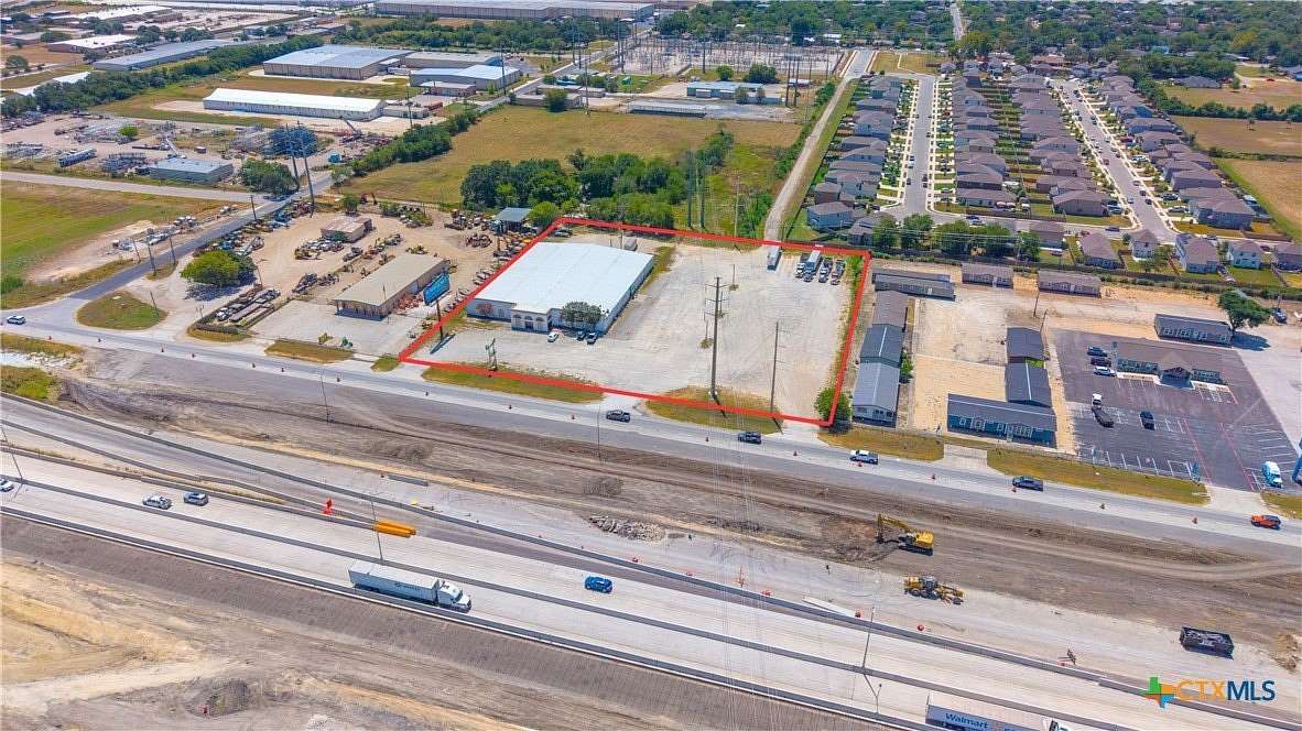 3.3 Acres of Improved Commercial Land for Sale in Seguin, Texas