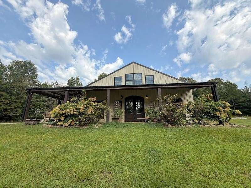 126 Acres of Land with Home for Sale in Booneville, Mississippi