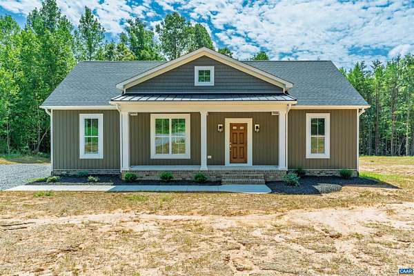 1.5 Acres of Land with Home for Sale in Farmville, Virginia