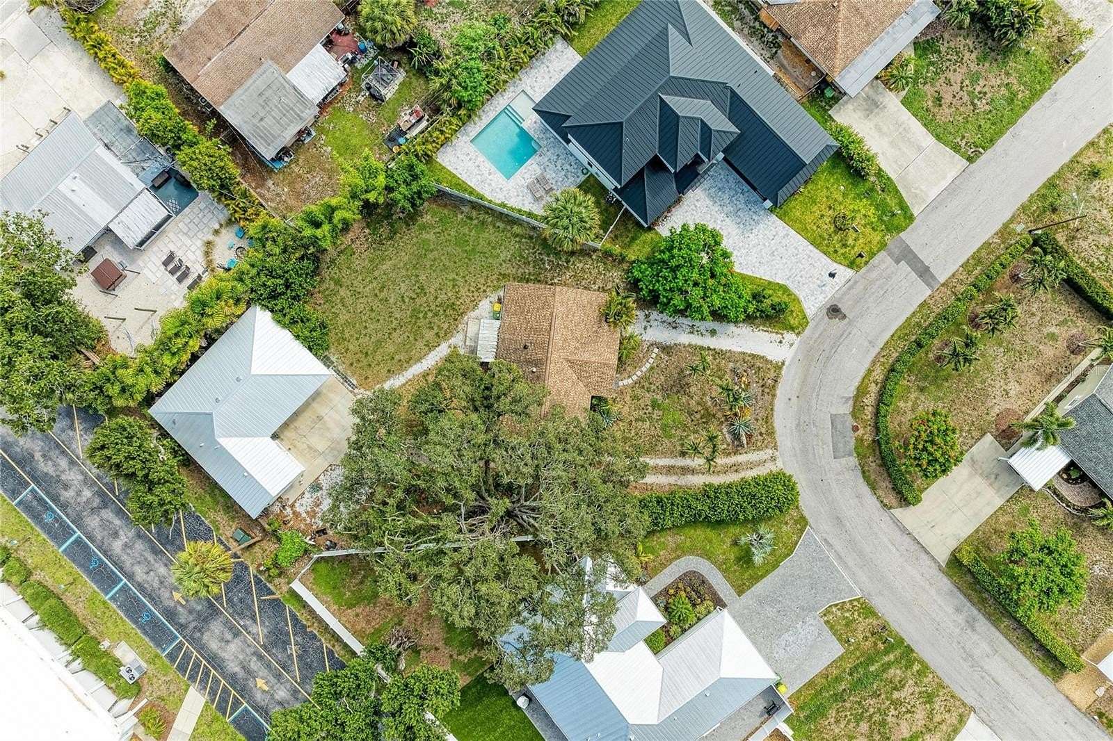 0.32 Acres of Residential Land for Sale in Sarasota, Florida