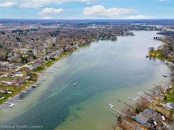 0.38 Acres of Residential Land for Sale in West Bloomfield, Michigan