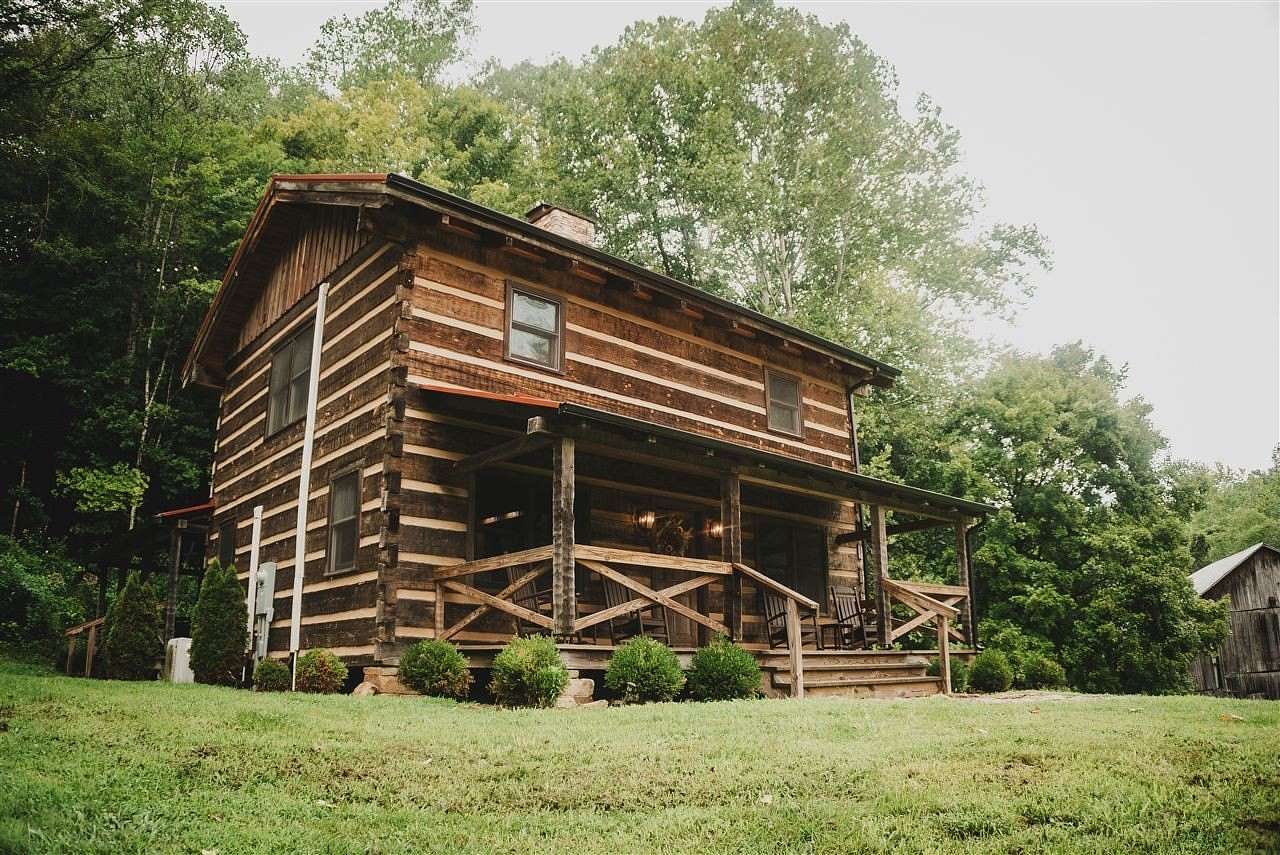 580 Acres of Land with Home for Sale in Vanceburg, Kentucky