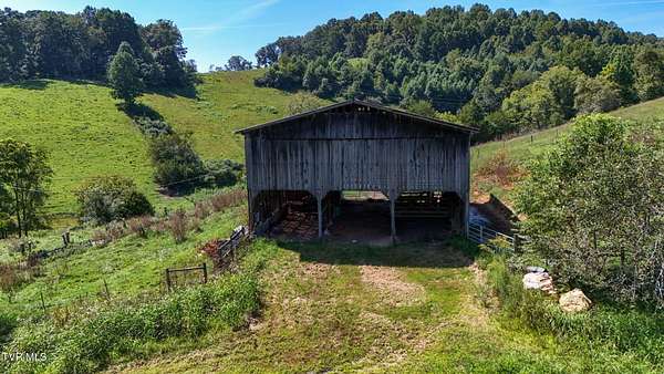 25.5 Acres of Land for Sale in Nickelsville, Virginia