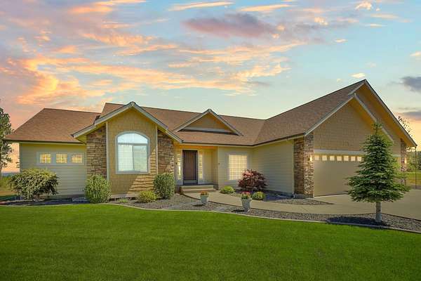 9.77 Acres of Land with Home for Sale in Spokane, Washington