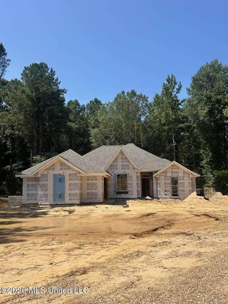 3.16 Acres of Land with Home for Sale in Pelahatchie, Mississippi
