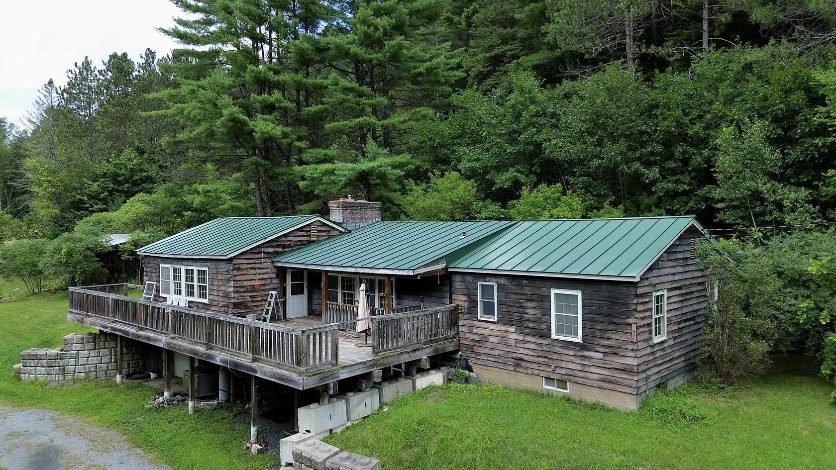 8 Acres of Land with Home for Sale in Pomfret, Vermont