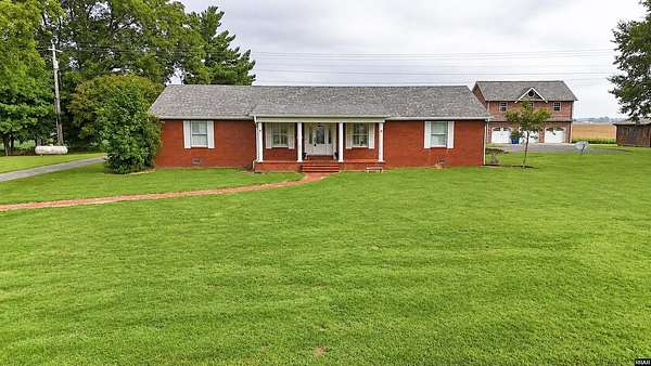 1.7 Acres of Land with Home for Sale in Fulton, Kentucky