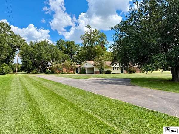 9 Acres of Land with Home for Sale in Winnsboro, Louisiana