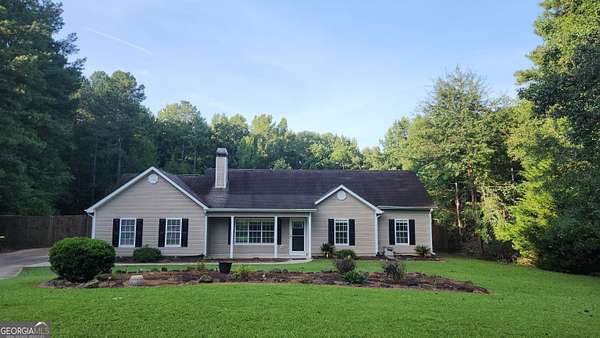 3 Acres of Land with Home for Lease in Sharpsburg, Georgia
