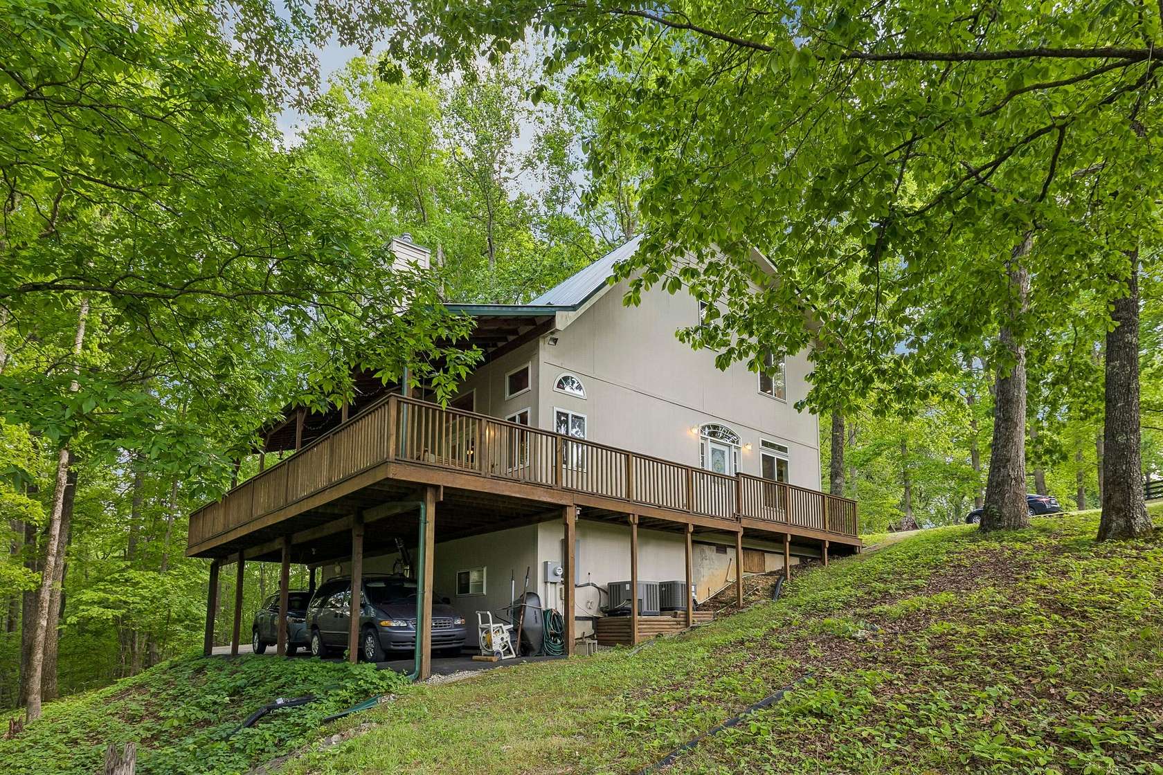 5.22 Acres of Land with Home for Sale in Franklin, Tennessee