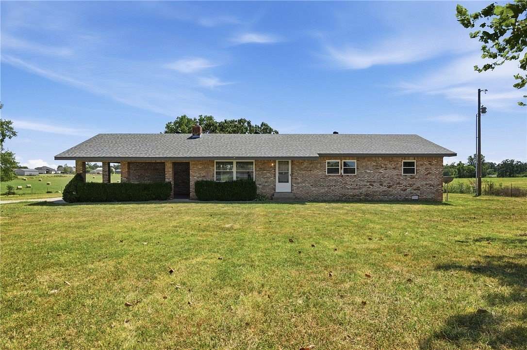 1.75 Acres of Land with Home for Lease in Gravette, Arkansas