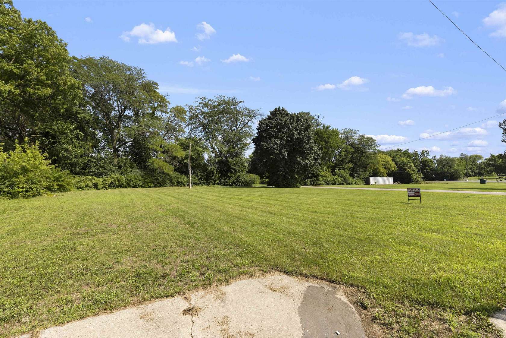 0.43 Acres of Commercial Land for Sale in Rockford, Illinois