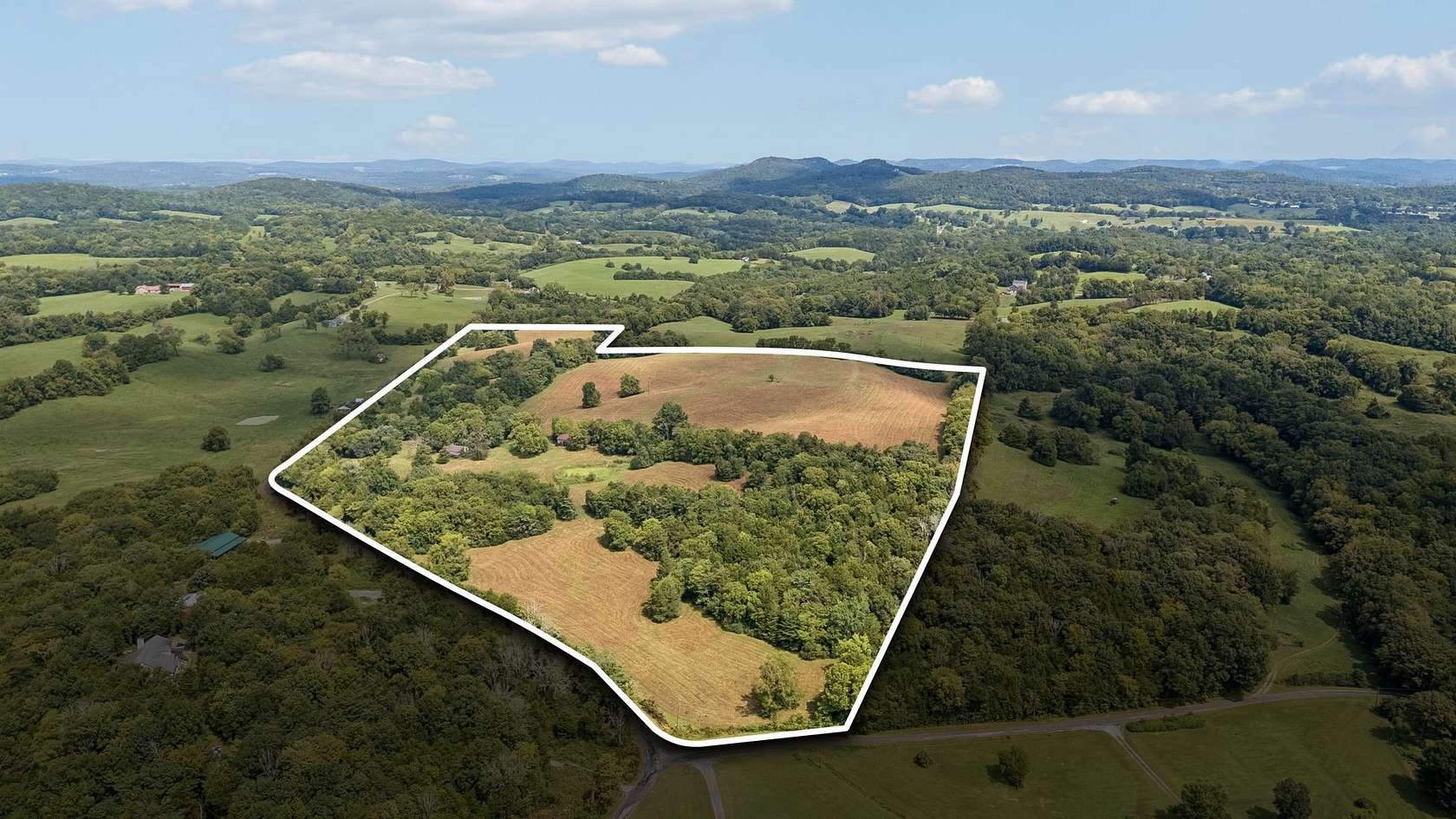 43 Acres of Land for Sale in Watertown, Tennessee