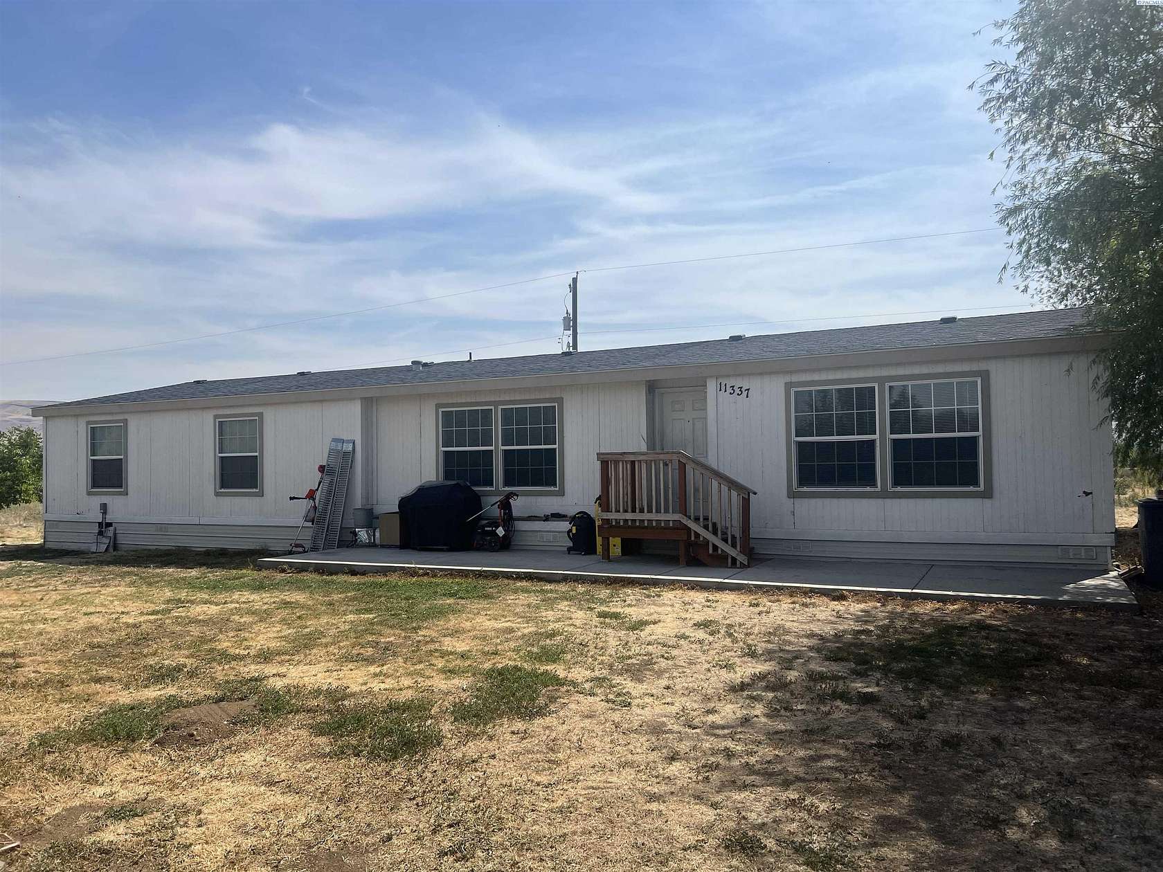 2.5 Acres of Land with Home for Sale in Prosser, Washington