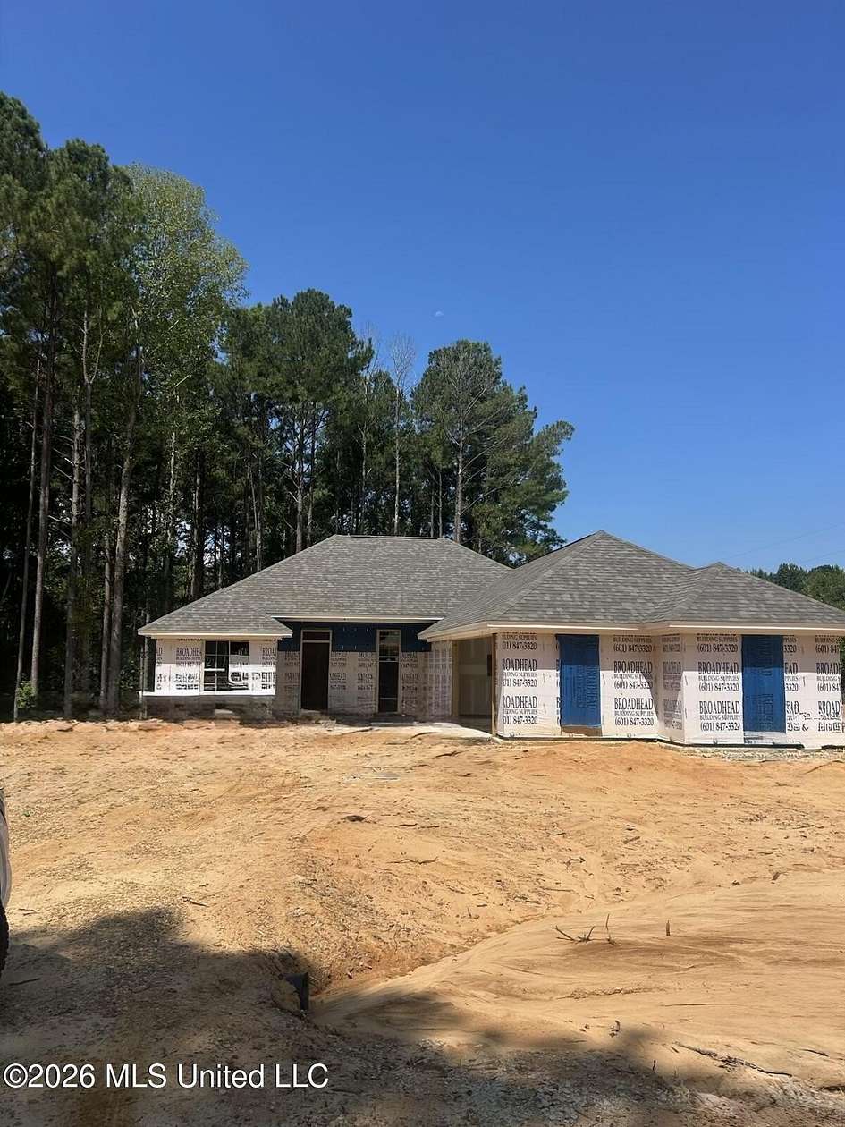 3.53 Acres of Land with Home for Sale in Pelahatchie, Mississippi