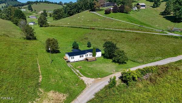 33.3 Acres of Land with Home for Sale in Nickelsville, Virginia
