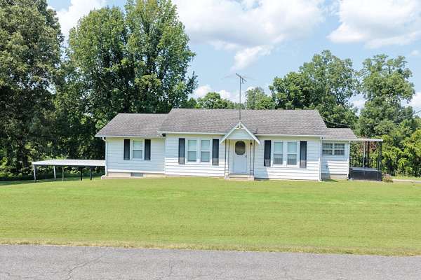 392 Acres of Land with Home for Auction in Wickliffe, Kentucky