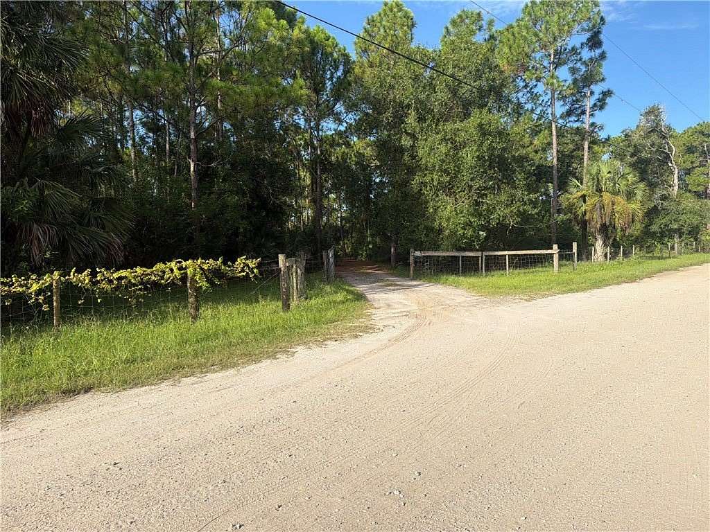 5 Acres of Land for Sale in Fellsmere, Florida