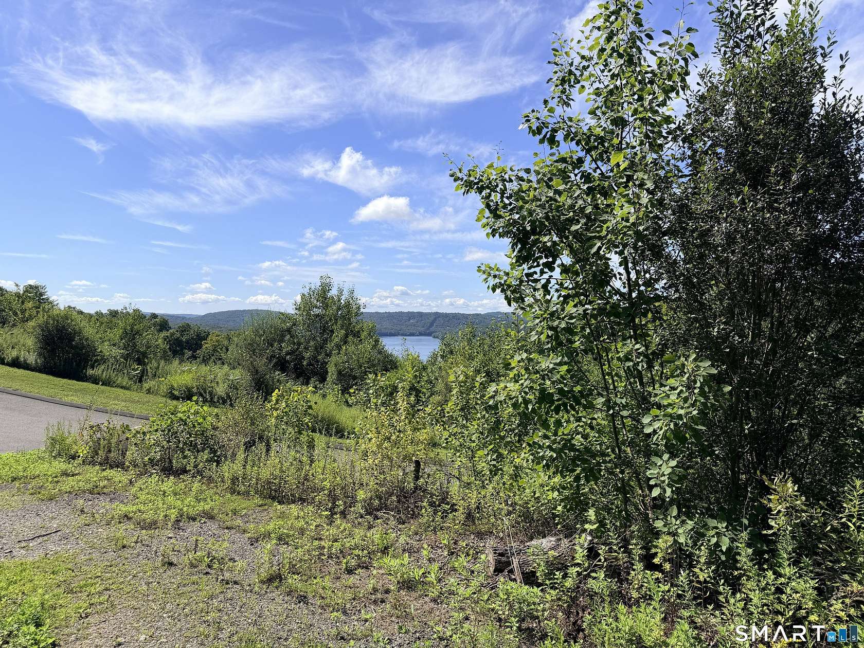 3.14 Acres of Residential Land for Sale in Southbury, Connecticut