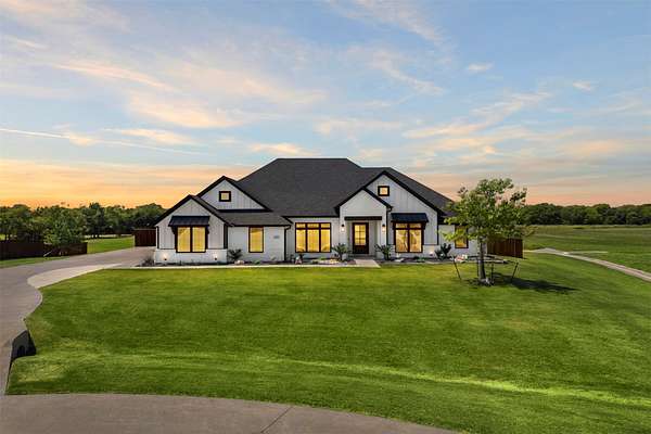 4.11 Acres of Land with Home for Sale in Waxahachie, Texas