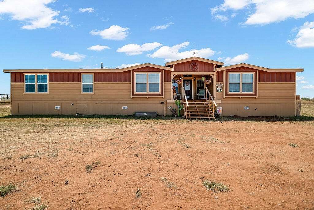 80 Acres of Land with Home for Sale in Colorado City, Texas