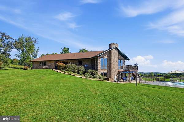 15.8 Acres of Land with Home for Sale in Leesburg, Virginia