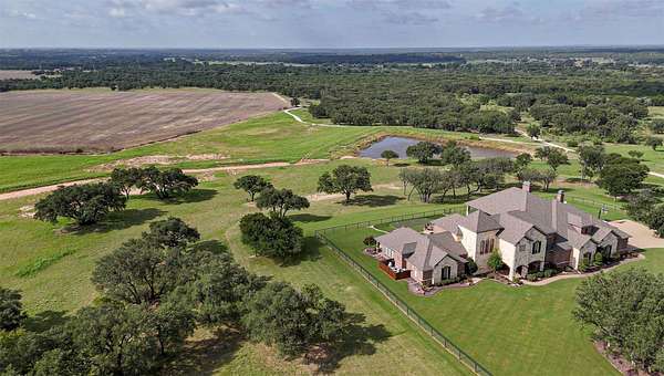 467 Acres of Land with Home for Sale in Jonesboro, Texas