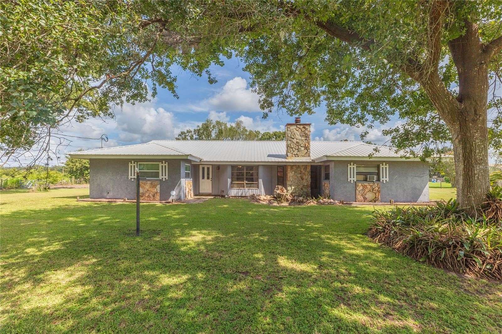2.85 Acres of Land with Home for Sale in Lithia, Florida