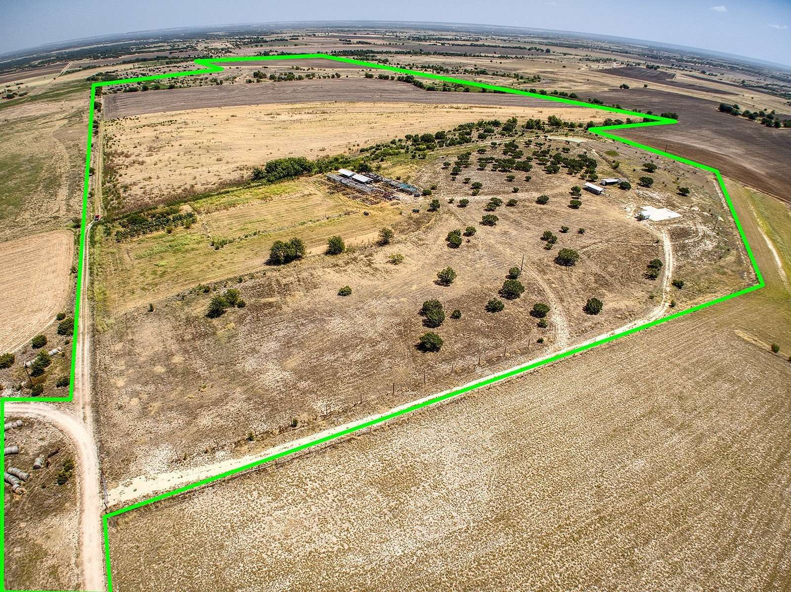 196 Acres of Land for Sale in Hamilton, Texas