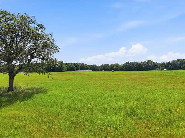 10 Acres of Land for Sale in Decatur, Texas