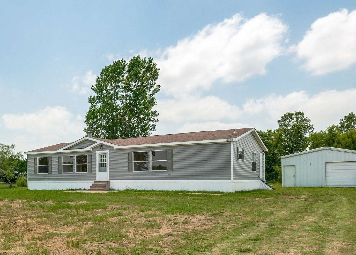 2 Acres of Land with Home for Lease in Royse City, Texas