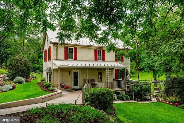 5.6 Acres of Land with Home for Sale in Elizabethtown, Pennsylvania