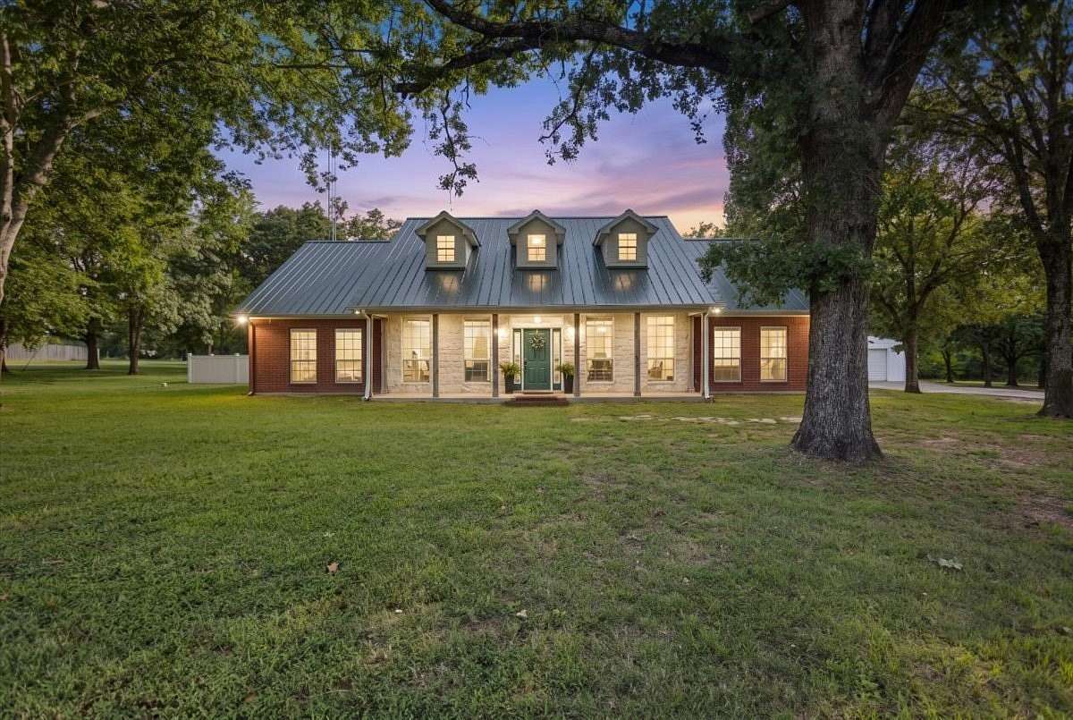 3 Acres of Land with Home for Sale in Mineola, Texas